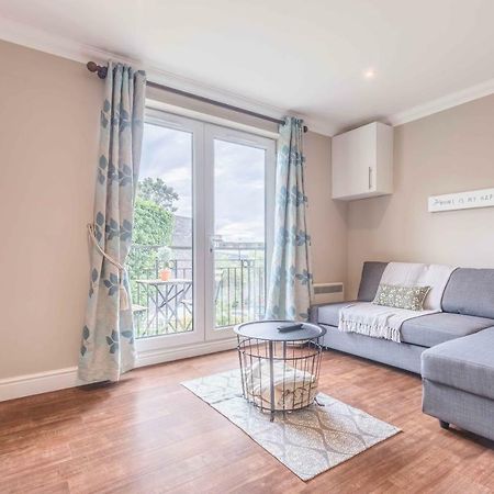 Modern Apartment Within Short Walk Of The Castle, High Street And Long Walk - Free Parking Windsor Exterior foto