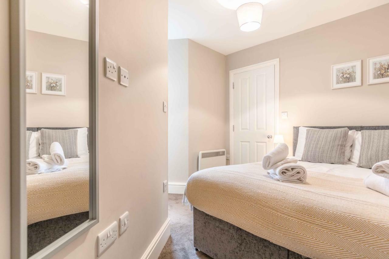 Modern Apartment Within Short Walk Of The Castle, High Street And Long Walk - Free Parking Windsor Exterior foto