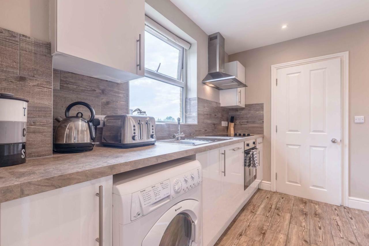Modern Apartment Within Short Walk Of The Castle, High Street And Long Walk - Free Parking Windsor Exterior foto