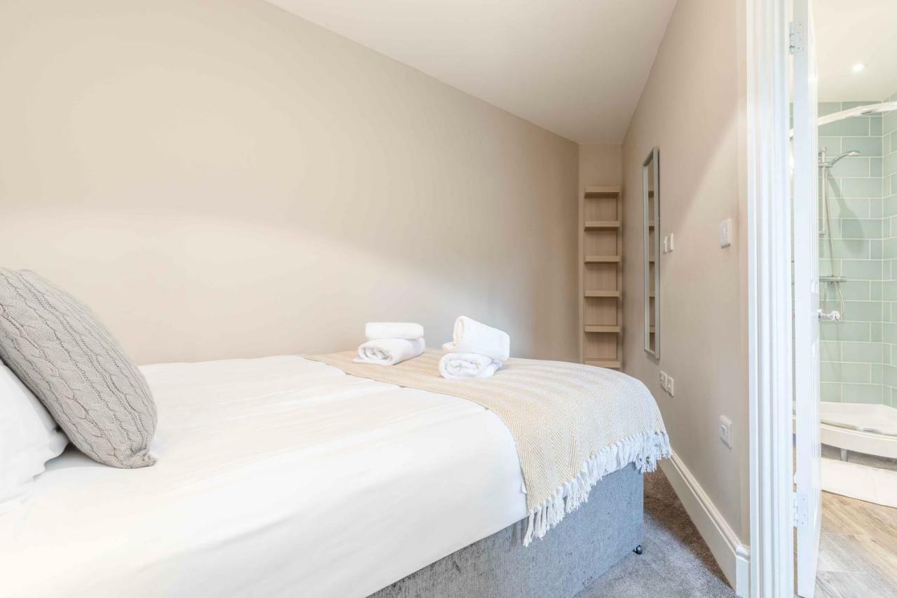 Modern Apartment Within Short Walk Of The Castle, High Street And Long Walk - Free Parking Windsor Exterior foto